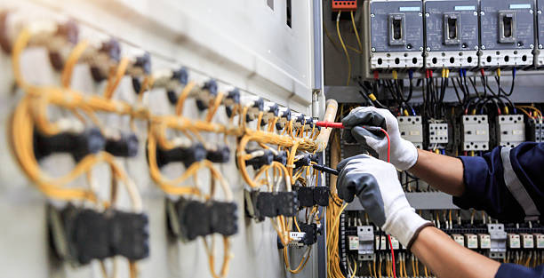 Professional Electrician technician working in Benton, AR